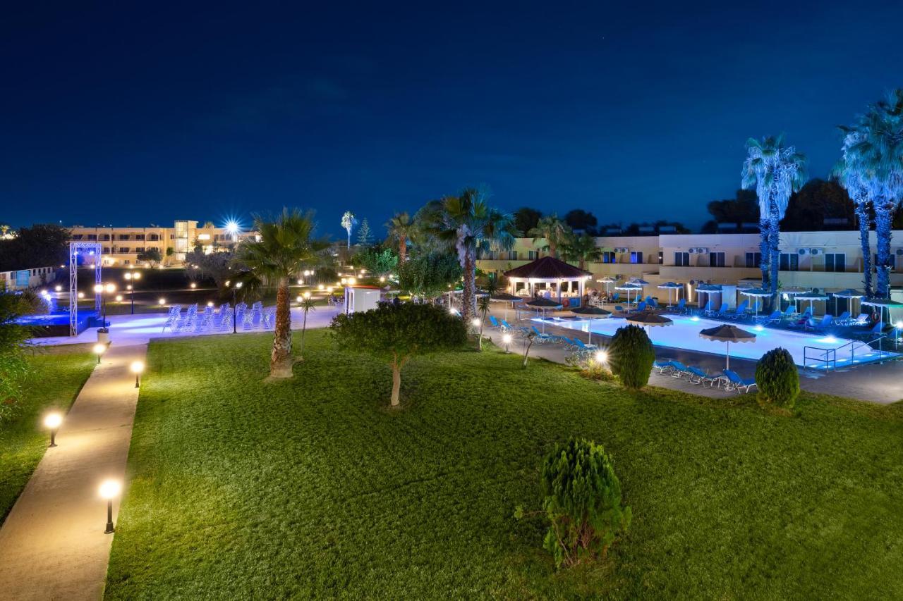 Olive Garden Hotel Lartos Exterior photo
