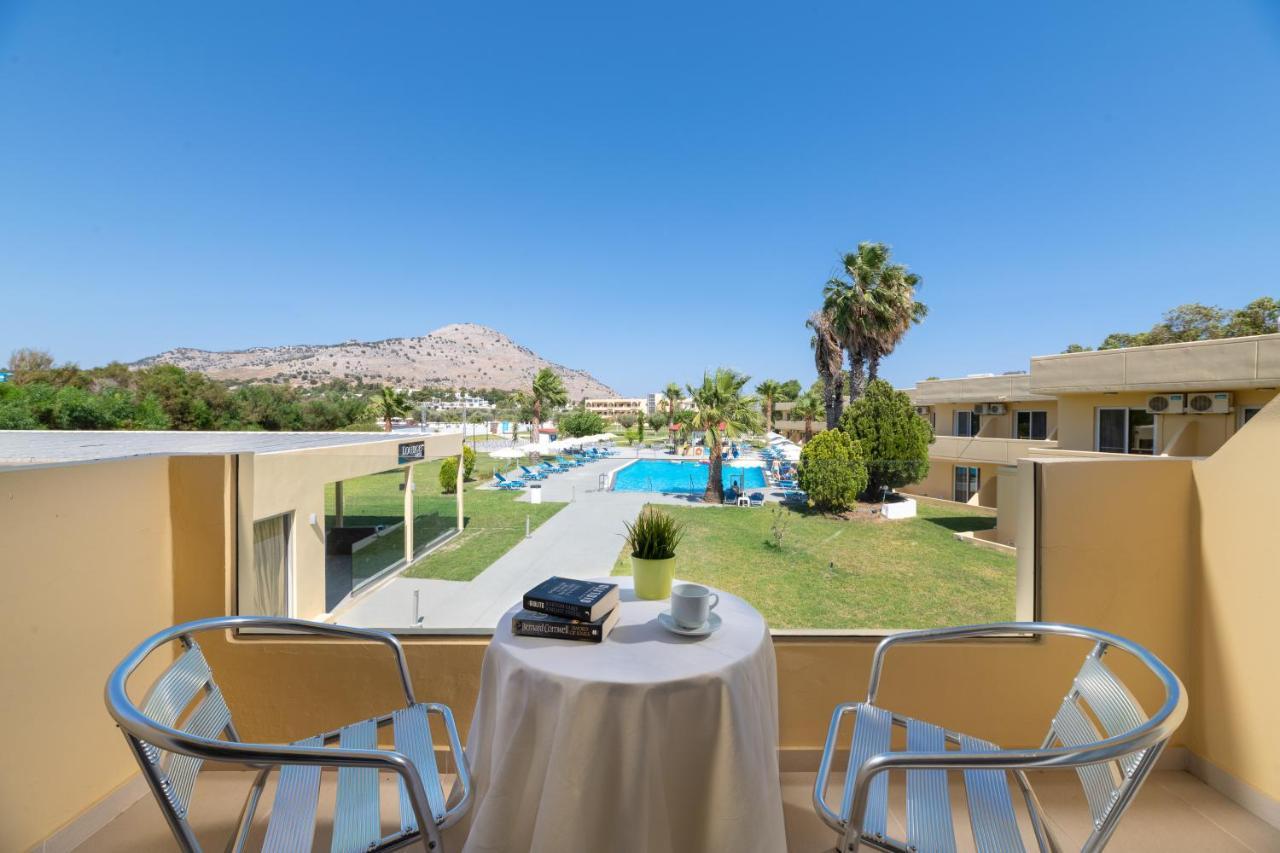 Olive Garden Hotel Lartos Exterior photo
